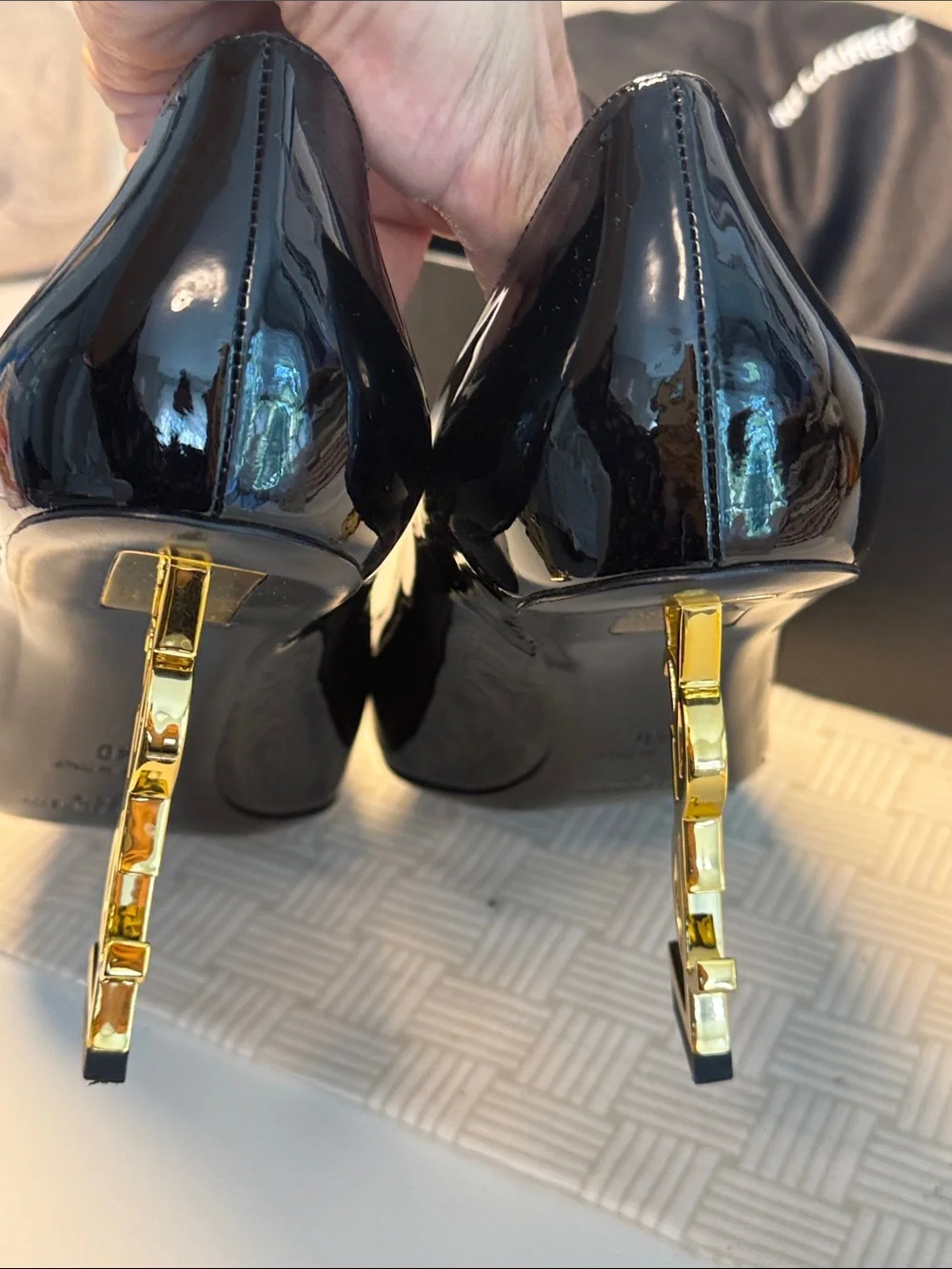 Saint Laurent Black Patent Opyum Logo Heel Pumps - Picture 11 of 12